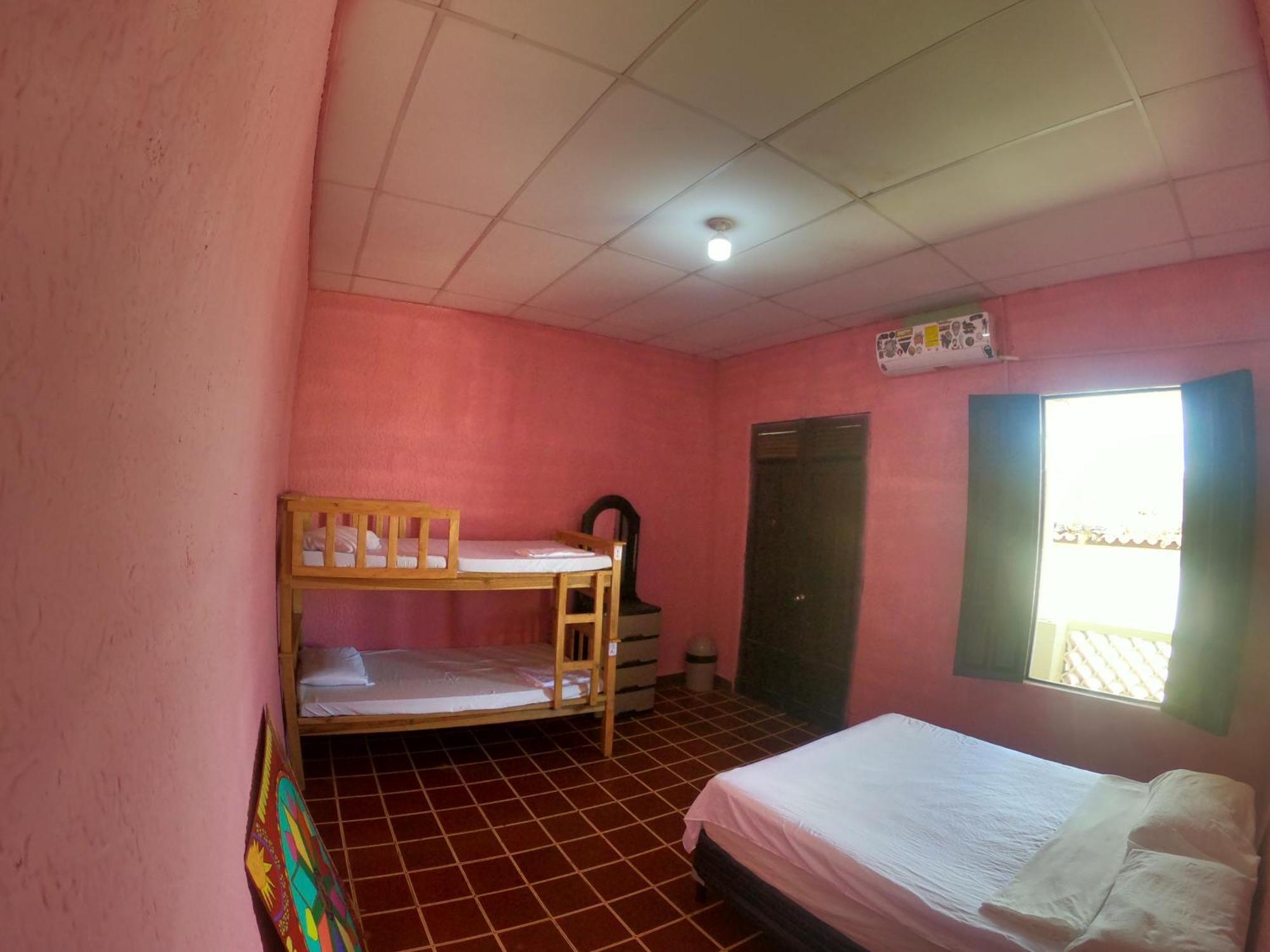 Ricks Hostel Санта-Ана Екстер'єр фото